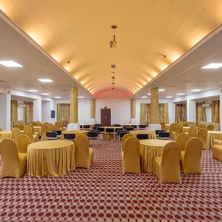 The Chinar Srinagar Hotel Exterior photo