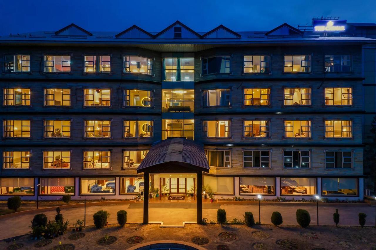 The Chinar Srinagar Hotel Exterior photo
