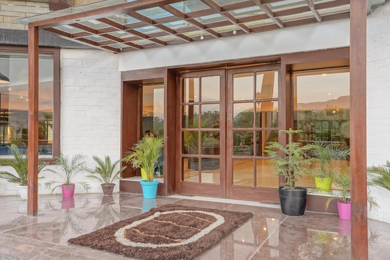 The Chinar Srinagar Hotel Exterior photo